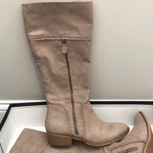 MIA boots